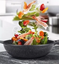 Cheffinger Wokpan Met Deksel - 32cm - Zwart - Pan - Keukenaccessoires -Keukengerei Winkel 1111x1200 1