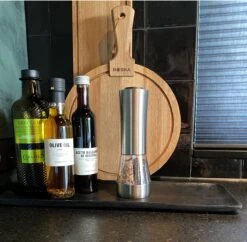 KROMS Peper En Zoutmolen Set - Peper En Zoutmolen Set Elektrisch -2 In 1 - Instelbare Maalgraad - Pepermolen - Zoutmolen - Peper En Zoutmolen Elektrisch 14 KROMS Peper En Zoutmolen Set - Peper En Zoutmolen Set Elektrisch -2 In 1 - Instelbare Maalgraad - Pepermolen - Zoutmolen - Peper En Zoutmolen Elektrisch -Keukengerei Winkel 1200x1176 1