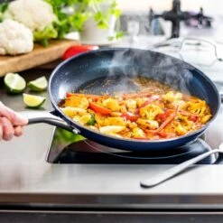 Blue Diamond, Keramische Koekenpan Verrijkt Met Diamantdeeltjes – Inductie Koekenpan Ø 28 Cm – PFAS En PHOA Vrij -Keukengerei Winkel 1200x1200 238