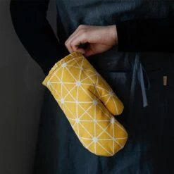 Ovenwanten Van Sophie Nordinn® - Ovenhandschoenen Lund (Artistiek Zwart) - Ovenwanten 2 Stuks - Katoen -Keukengerei Winkel 1200x1200 27