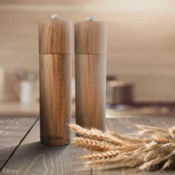 Dieux® - Peper En Zoutmolen Set - Cilinder Vorm - 22CM - Zout Peper Kruiden - 2 Stuks - Acacia Hout - Instelbare Maalgraad - Duurzaam - Luxe Kwaliteit - Hervulbaar - Pepermolen - Zoutmolen - BBQ Accesoires - Pasen -Keukengerei Winkel 1200x1200 832
