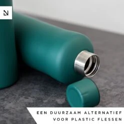 LARS NYSØM Roestvrijstalen Drinkfles 'Bølge' 750ml Sage -Keukengerei Winkel 1200x1200 921