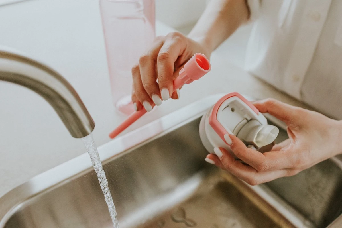 Kambukka Lagoon Drinkfles 750ml - Rose Lemonade Met Geïntegreerd Rietje 4 Kambukka Lagoon Drinkfles 750ml - Rose Lemonade Met Geïntegreerd Rietje - Afbeelding 2