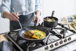 GreenPan Memphis Koekenpannenset - 3-delig - Zwart - Inductie - PFAS-vrij 34 GreenPan Memphis Koekenpannenset - 3-delig - Zwart - Inductie - PFAS-vrij -Keukengerei Winkel 1200x800 25