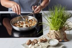 Demeyere Essential 5 RVS Koekenpan – Koekenpan Inductie - 24 Cm – PTFE-vrij 11 Demeyere Essential 5 RVS Koekenpan – Koekenpan Inductie - 24 Cm – PTFE-vrij -Keukengerei Winkel 1200x800 29