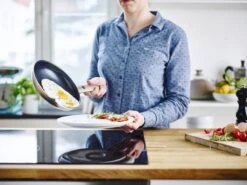 GreenPan Cambridge Hapjespan Met Deksel 28cm - Brons - Inductie - PFAS-vrij 17 GreenPan Cambridge Hapjespan Met Deksel 28cm - Brons - Inductie - PFAS-vrij -Keukengerei Winkel 1200x899 6