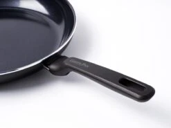 GreenPan Memphis Koekenpannenset - 3-delig - Zwart - Inductie - PFAS-vrij 25 GreenPan Memphis Koekenpannenset - 3-delig - Zwart - Inductie - PFAS-vrij -Keukengerei Winkel 1200x900 11