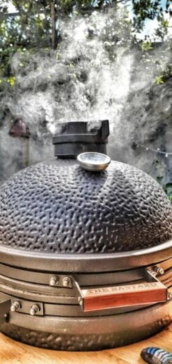 The Bastard Urban Medium - Kamado Barbecue - Kamado BBQ -Keukengerei Winkel 567x1200