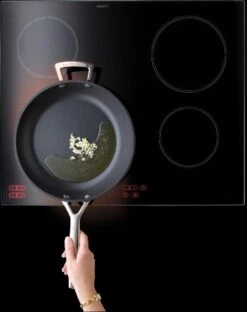 Le Creuset Koekenpan Les Forgées TNS - ø 24 Cm - Standaard Anti-aanbaklaag -Keukengerei Winkel 951x1200 2